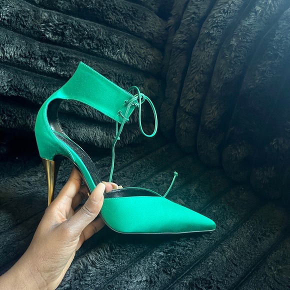 Gucci Satin Pumps - Picture 1 of 6